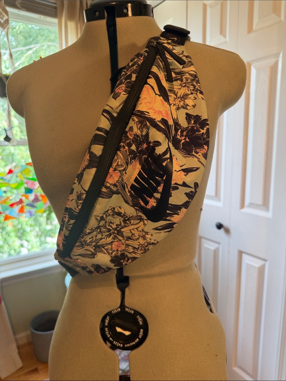 Nike Floral Print Crossbody / Hip Pack